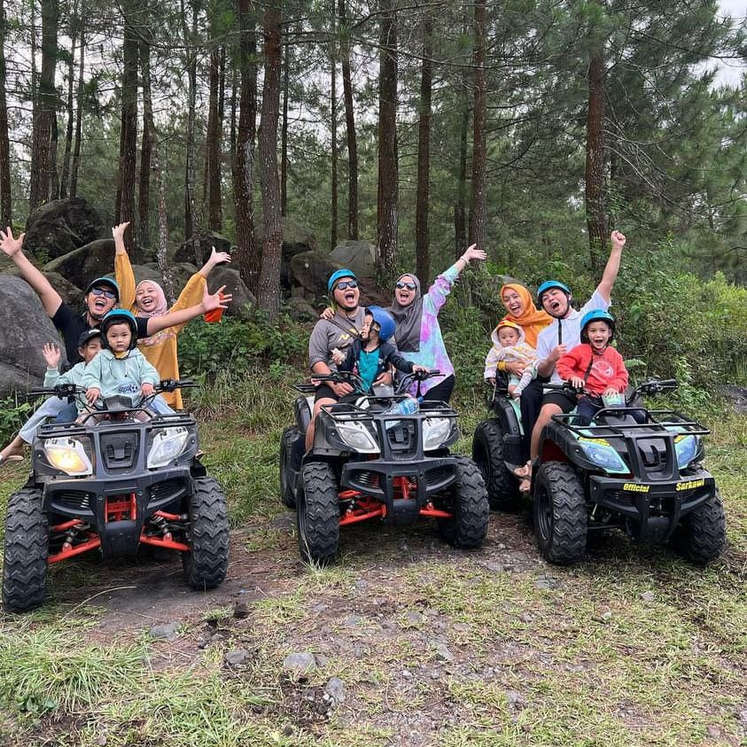 ATV Bonceng di area offroad